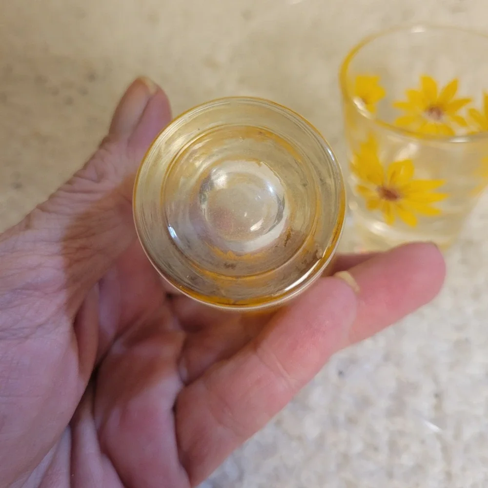 Vintage Shot Glasses Unisex OS Yellow Excellent Sunflower Floral Retro Set of 2